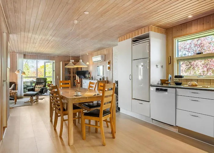 3 Bedroom In Nyaraló Farsø